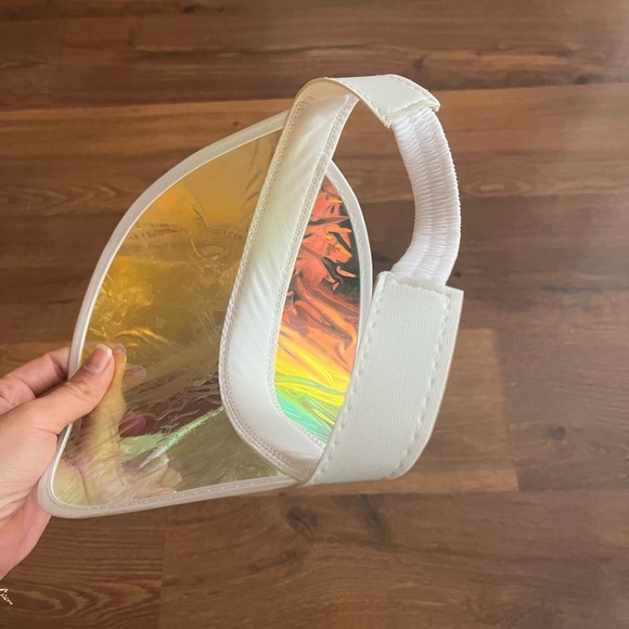 FREE Clear/White Visor w/Jenn - Picture 5 of 11